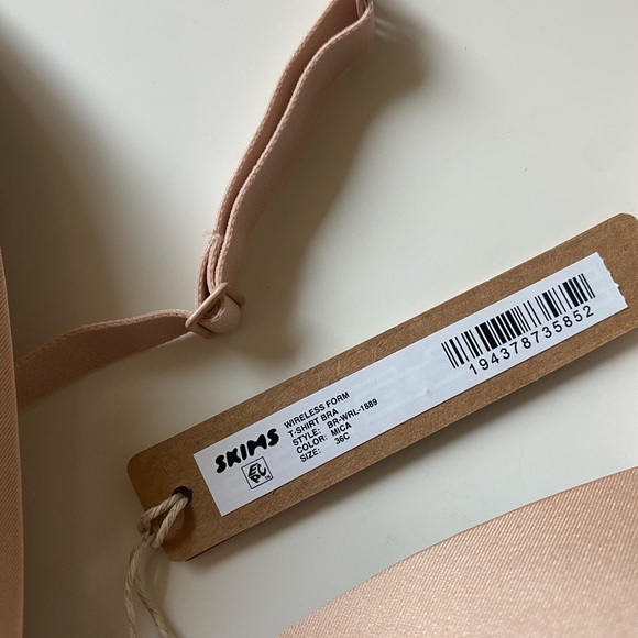 SKIMS Wireless Form T-Shirt Bra in Mica NWT size 36C - Picture 5 of 5